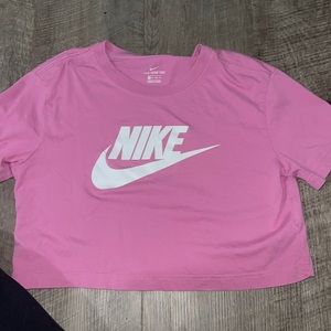 nike crop tee